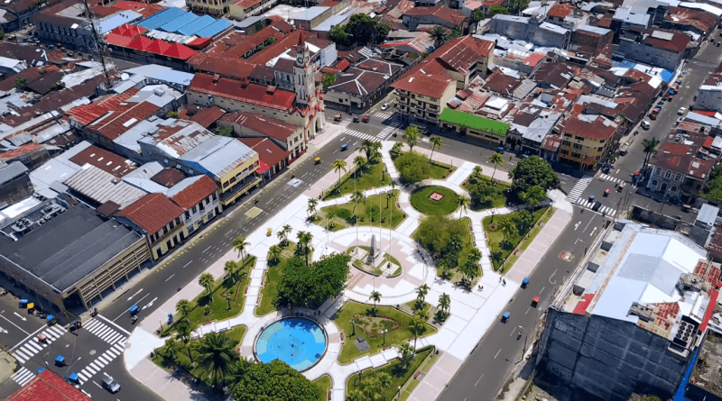 como viajar y llegar a Iquitos Loreto desde Lima Plaza de Armas